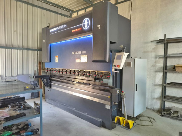 100 Ton CNC Press Brake Machine